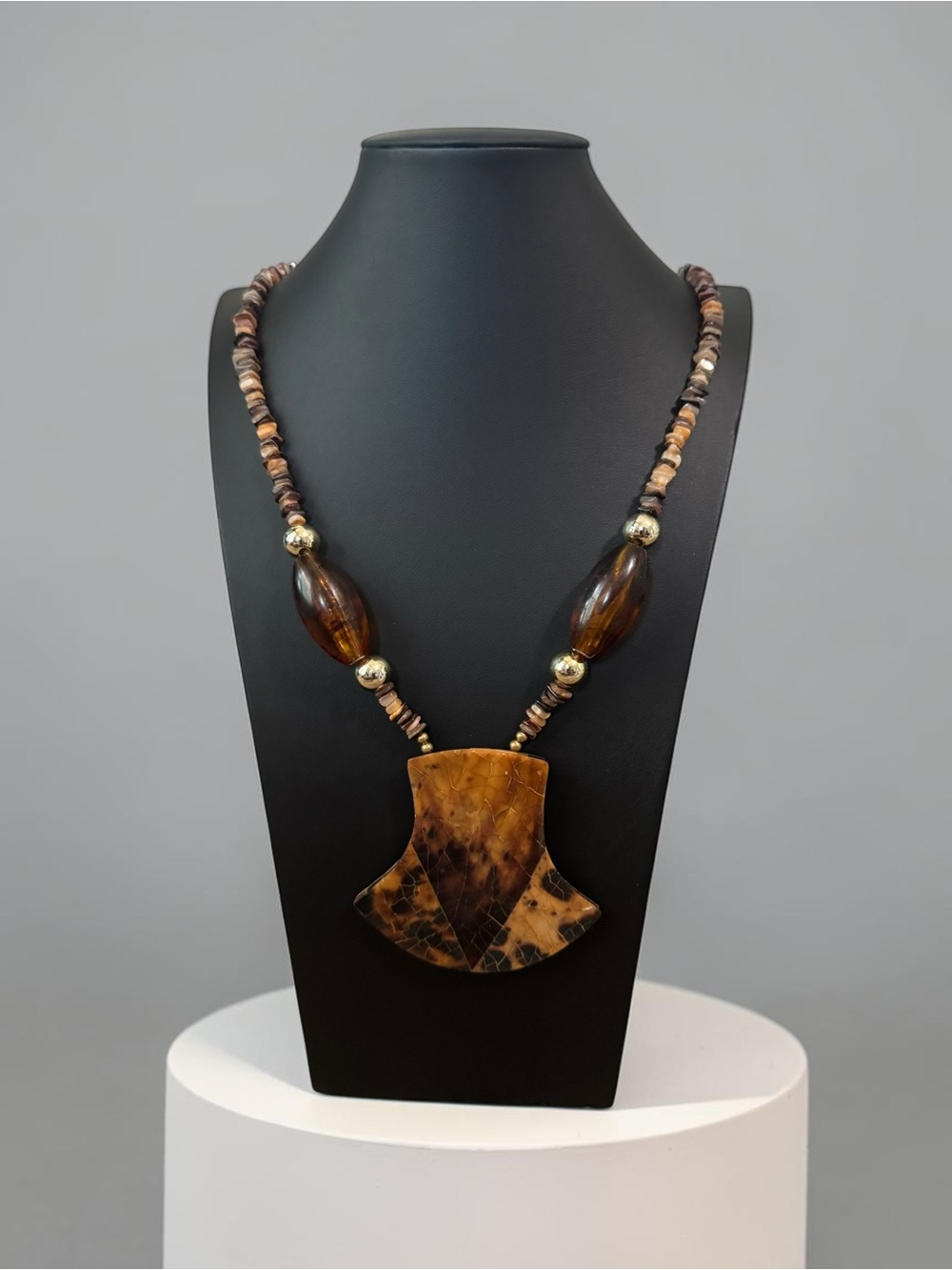 Vinatge boho statement pendant necklace with marbled acrylic pendant 16 1/2 inch